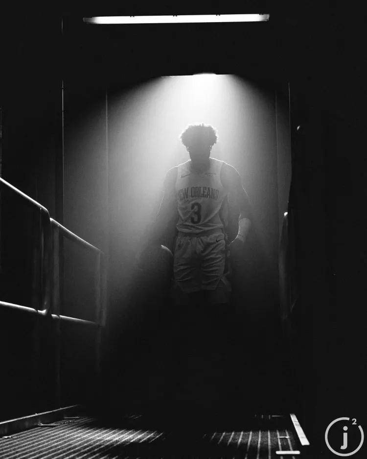 麻了麻了!首秀三分球6中1!NBA冠军后卫联手锡安