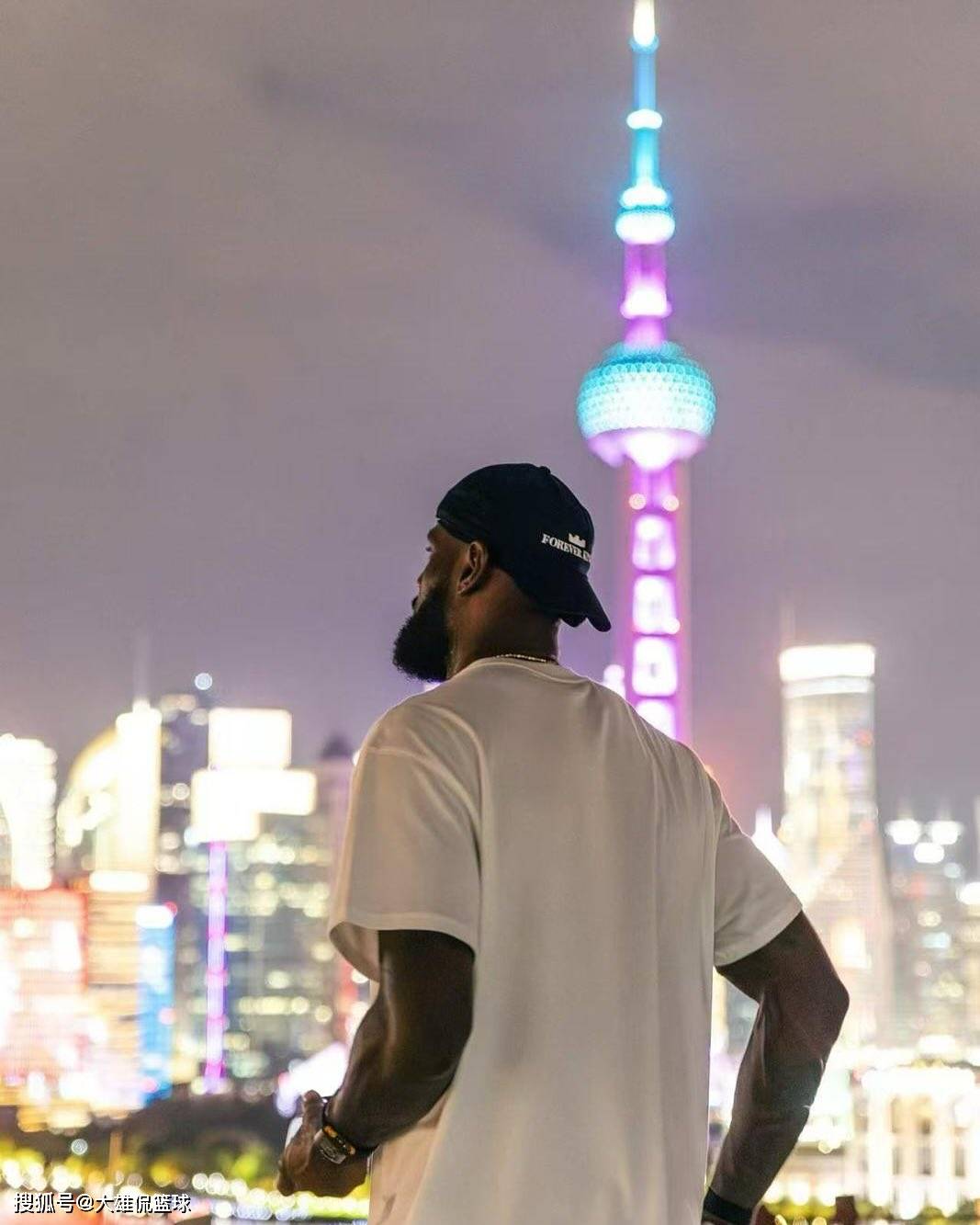 巴克利指责阿杜和詹姆斯让NBA改变奢侈税规则,这是他们逼的