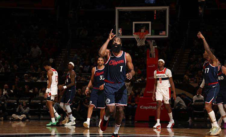 NBA宣布削减快船队全美直播场次,鲍尔默找肖华理论