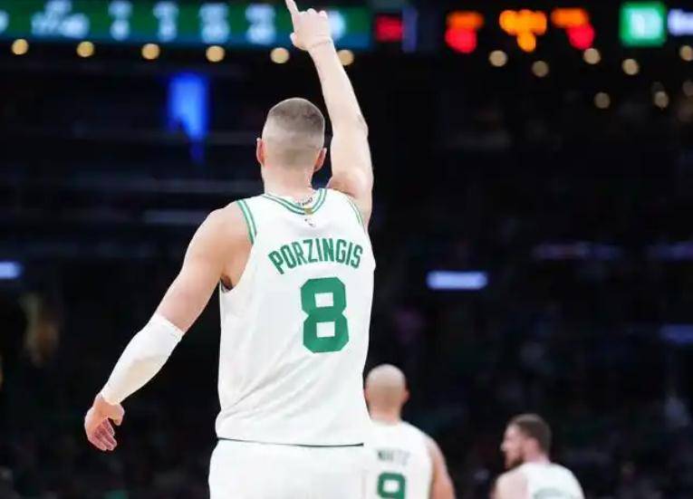 NBA变天!欧洲天才统治MVP榜,新世代用三分轰碎传统