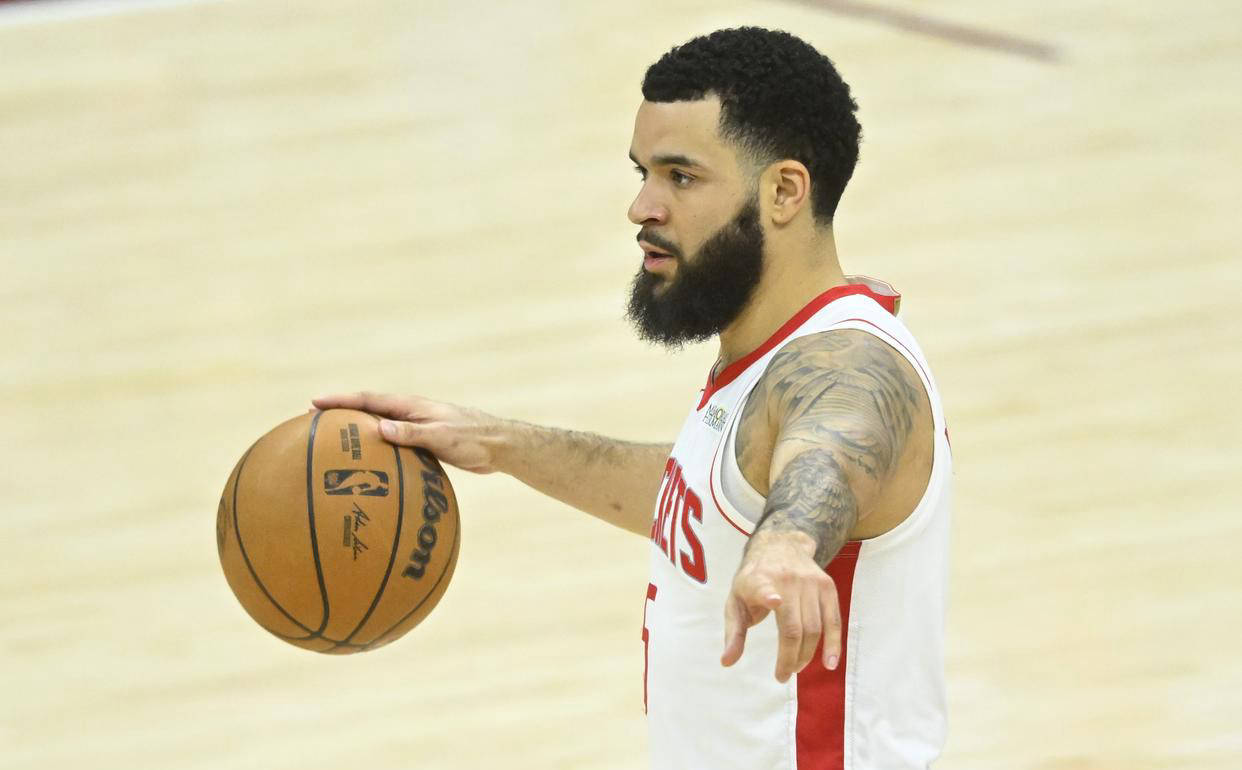 火箭首发前锋场均12+7+1!有望成进步最快球员