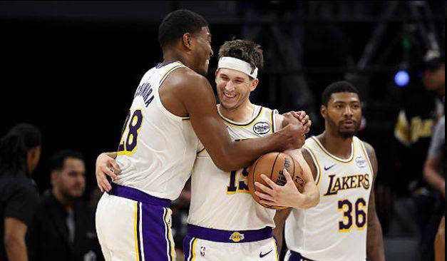 里夫斯狂轰51分创多项纪录，NBA历史第一统计数据