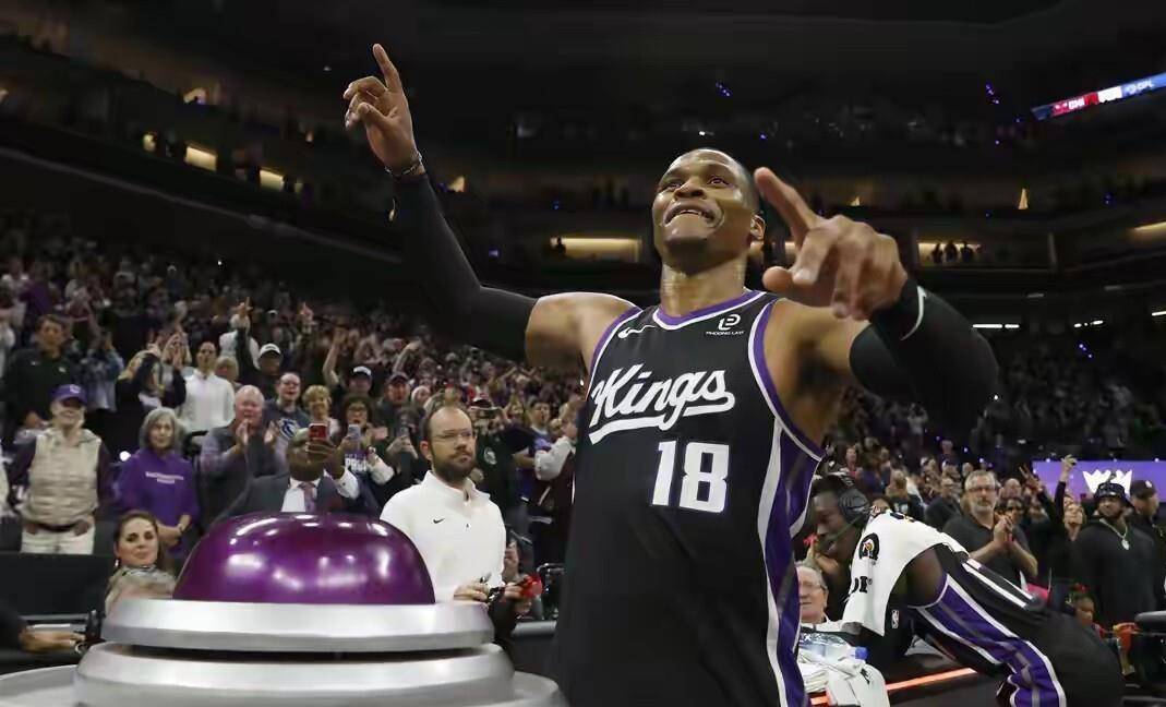 NBA一夜刷爆12项纪录!从字母哥到萨尔,这些数据太疯狂