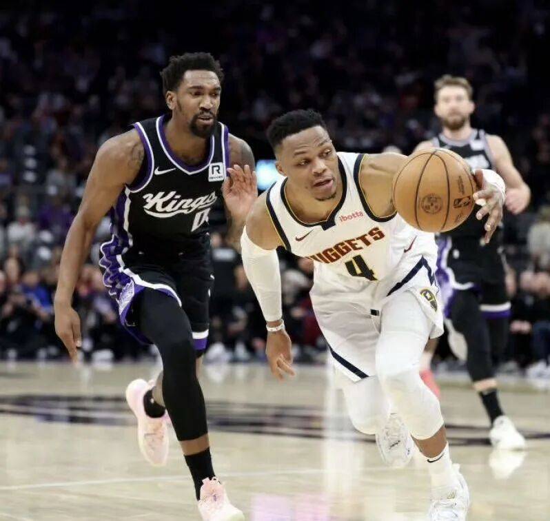 不可思议!生涯首次,NBA历史三分王无人问津…