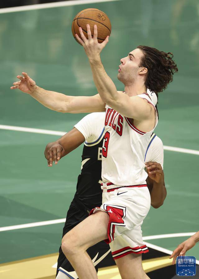 NBA常规赛｜雄鹿胜公牛