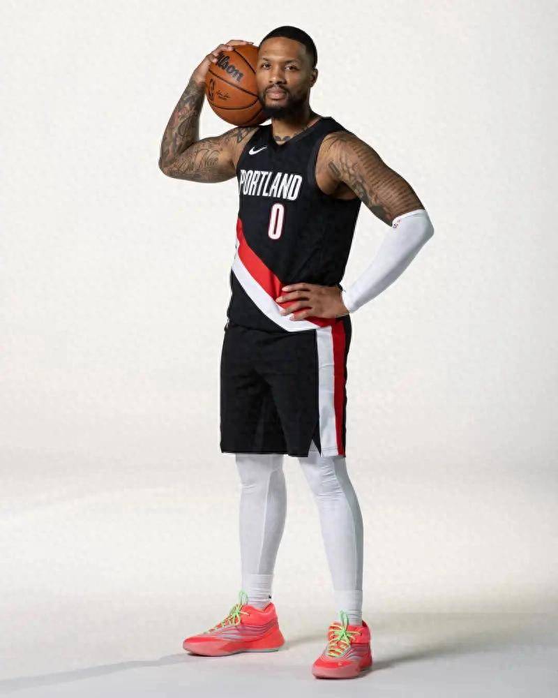 开拓者官方为新赛季预热：达米安-利拉德的第14个赛季